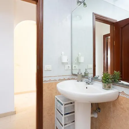 Modern 2bedroom Seaviews & Wifi * Арая