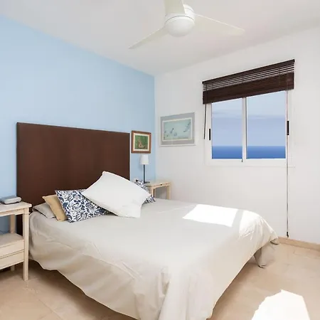 Modern 2bedroom Seaviews & Wifi *