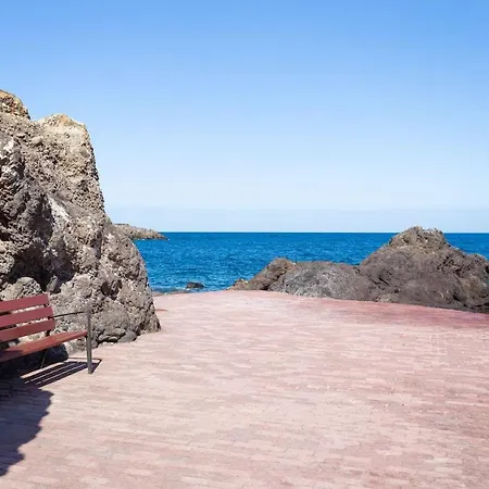 Modern 2bedroom Seaviews & Wifi Apartament