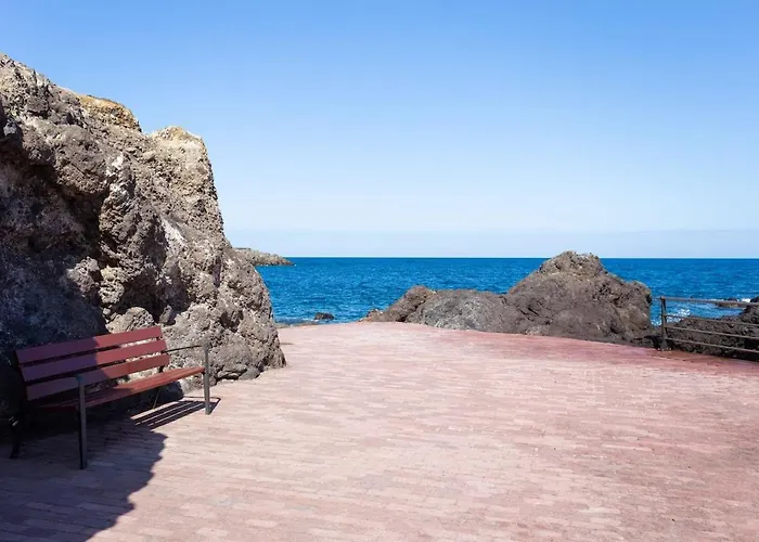 Modern 2bedroom Seaviews & Wifi Apartament