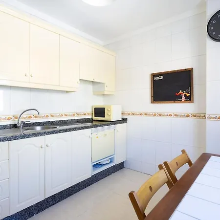 Modern 2bedroom Seaviews & Wifi Lägenhet