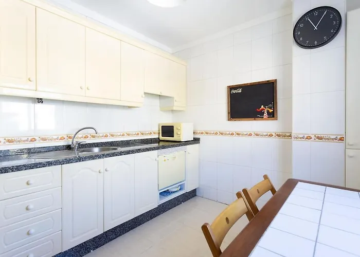 Modern 2bedroom Seaviews & Wifi Daire